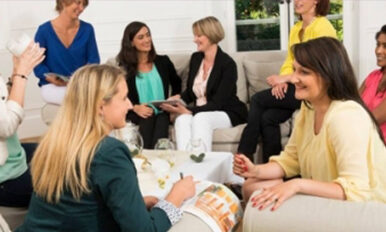 vente-a-domicile Vente à domicile : pourquoi de plus en plus de seniors sautent le pas ?